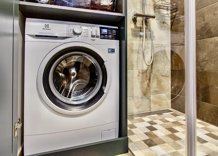 Premium Seaside Escape With Forest View And Free Parking Apartment