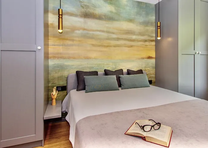 Premium Seaside Escape With Forest View And Free Parking *