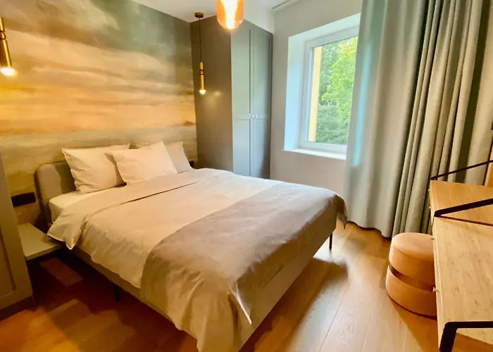 Premium Seaside Escape With Forest View And Free Parking Lejlighed